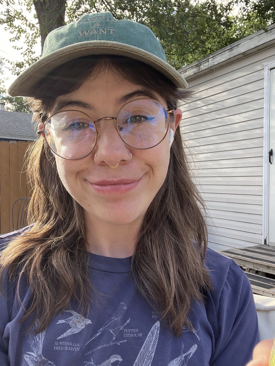brosaleigh's tweet photo. I am back so I can tell you about my full band tour and maybe also celebrate Lindsay Graham dying, as a treat https://t.co/uxZRSGB2kT