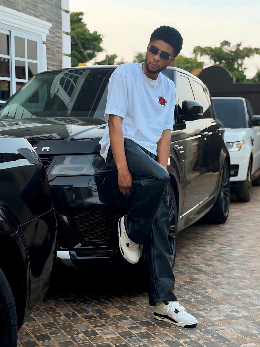 LilMoGh's tweet photo. Hope you have purchased your O2 Arena ticket . King Sark is coming 6th March 🔥🥂 https://t.co/aqgGmrsqK3