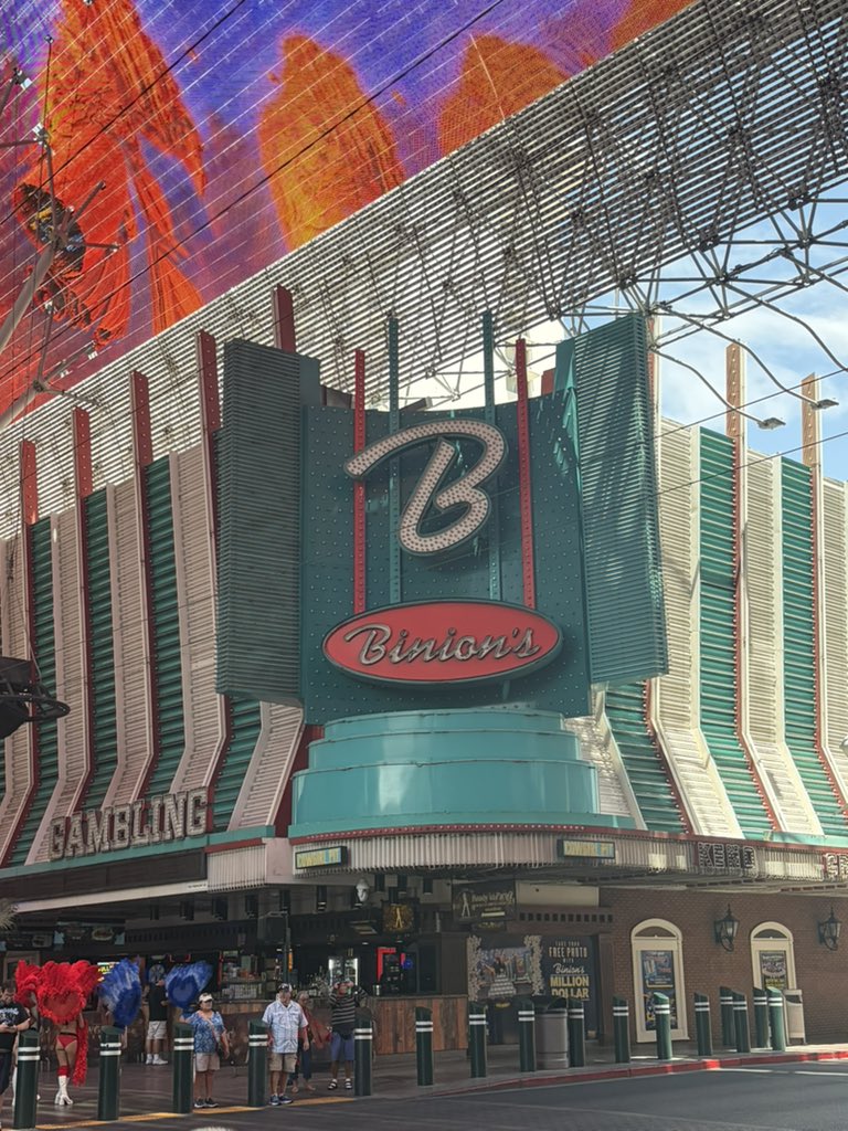 SeanMichael870's tweet photo. Downtown hasn’t been good to me so far. https://t.co/ZCjyTYvT43