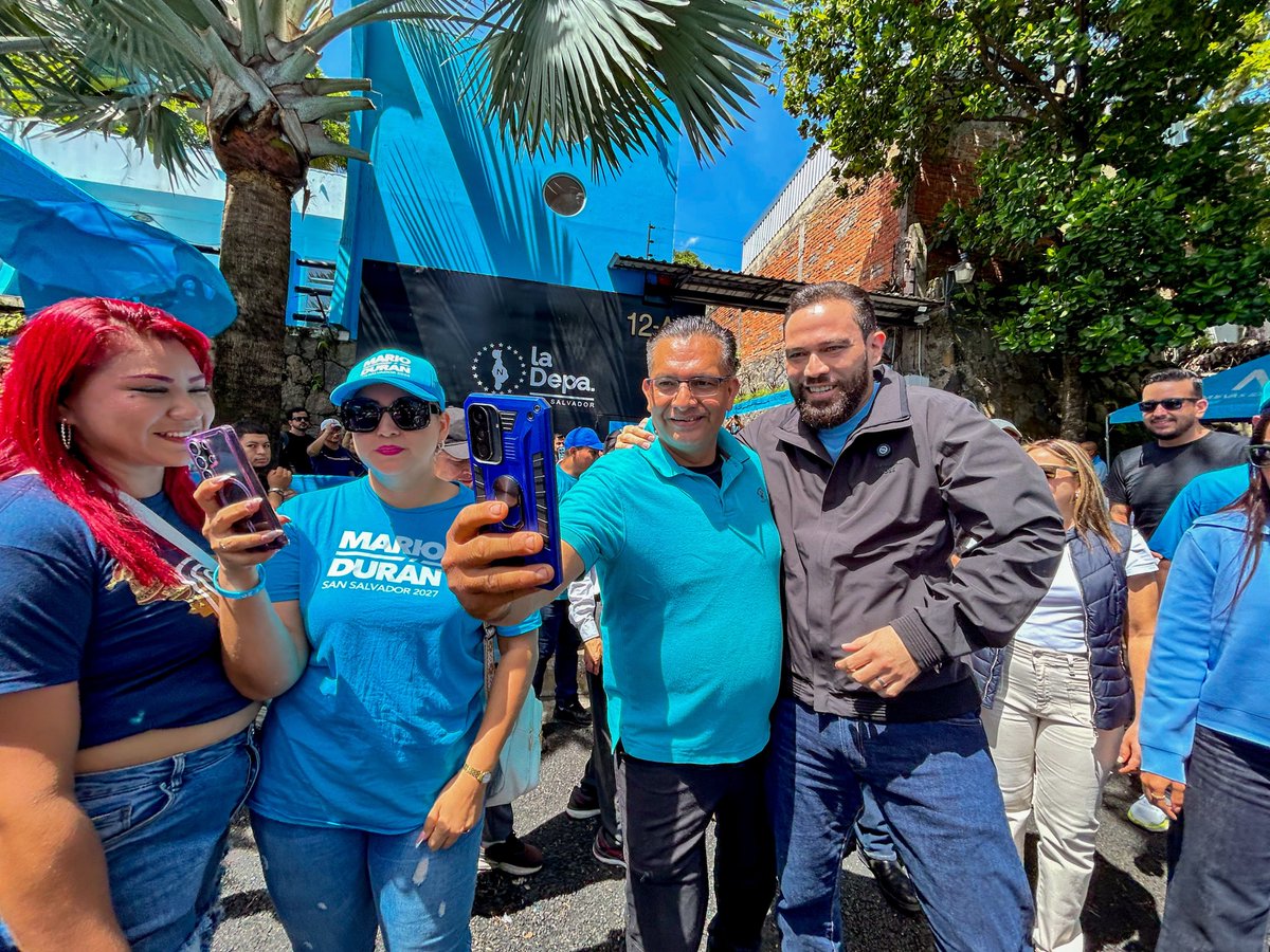 Larepublicass's tweet photo. Con la participación de la militancia de Nuevas Ideas, el alcalde @marioduran confirmó su inscripción como planilla única para las elecciones internas por San Salvador Centro, de cara a los comicios municipales de 2027. https://t.co/RPRb0ZcUPy