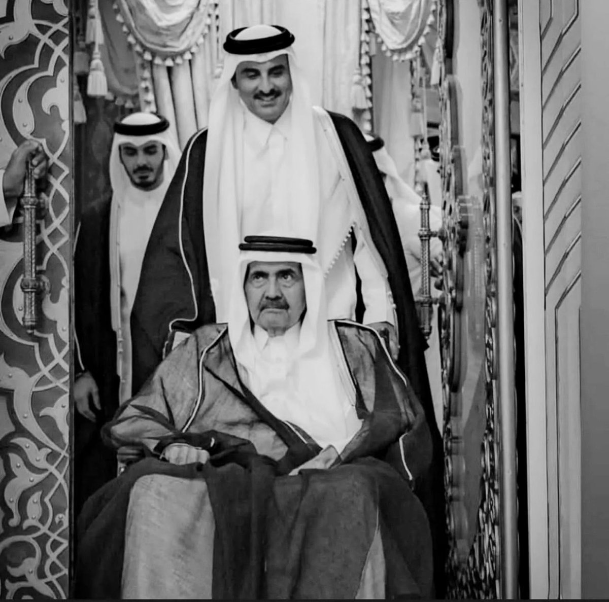 Hmsat1444's tweet photo. خالص العزاء وصادق المواساة لإخواننا وأهلنا في دولة قطر الشقيقة بوفاة الشيخ حمد بن خليفة، سائلين المولى عزّ وجل ان يتقبله بواسع رحمته ويسكنه فسيح جناته وأن يلهم أسرته الكريمة و الشعب القطري الصبر و السلوان.
إنا لله و إنا إليه راجعون
#قطر https://t.co/S7suFHOHPc