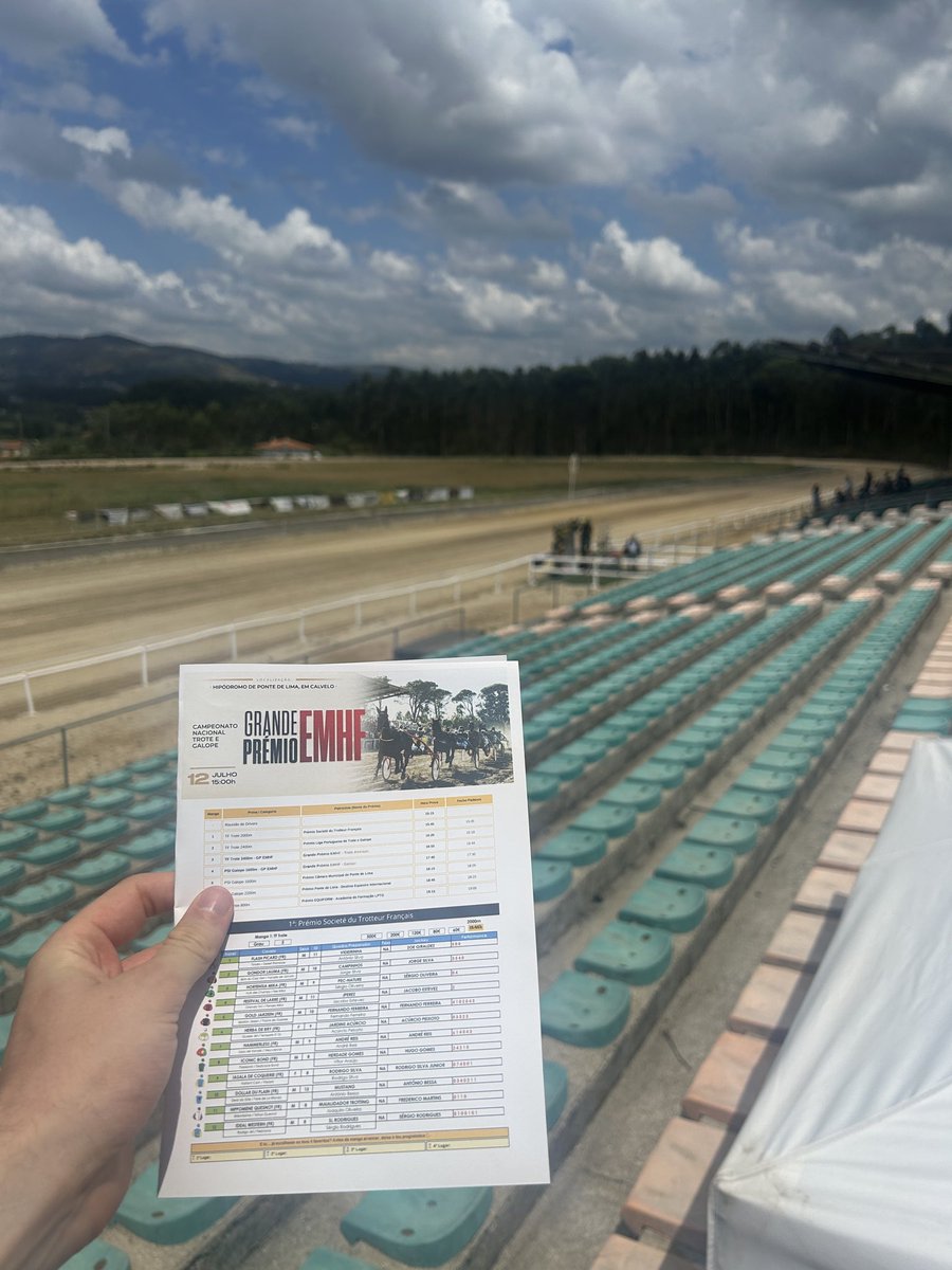PierceDargan_'s tweet photo. At the Hipodrome de Ponte De Lima for the EMHF race day! 🐎🇵🇹

#HorseRacing #Portugal https://t.co/pJdCCoFiQq