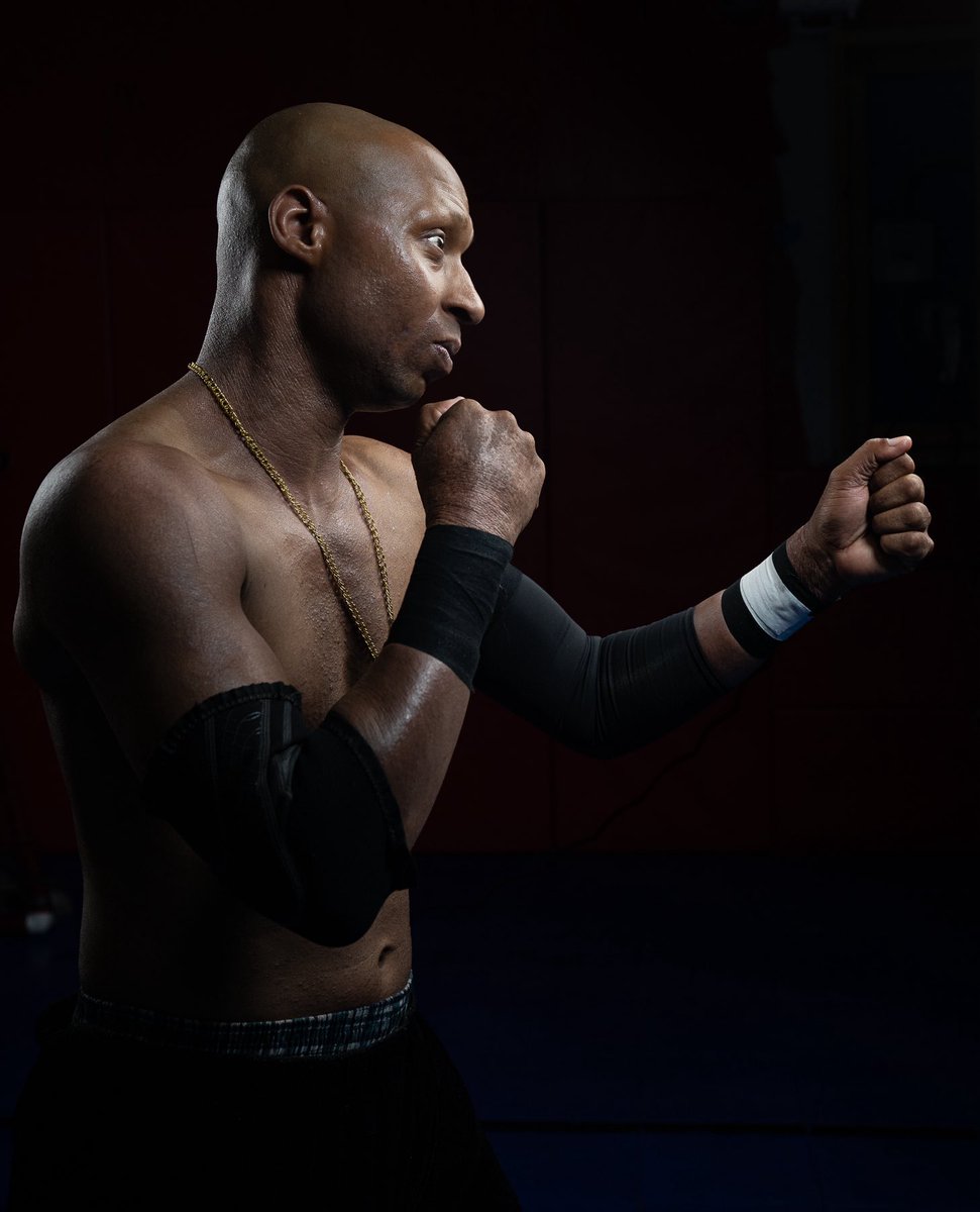 JalenWarren1's tweet photo. Fight hard train hard that’s what I’ll do and show love to @nrichard999 for this amazing promo pics.
#promopics #wrestling #pimp #wwe https://t.co/RZbgxbJr73