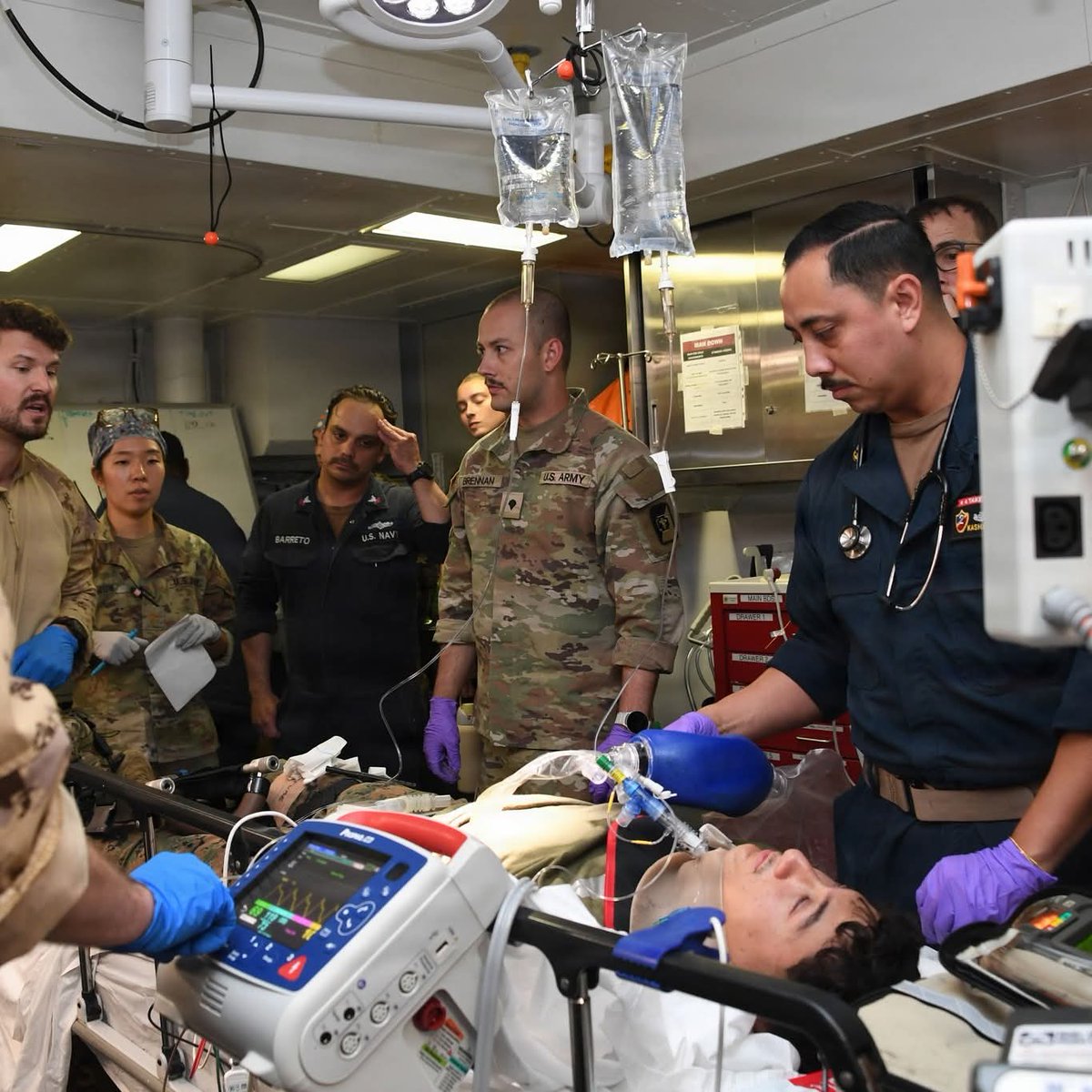RimofthePacific's tweet photo. Members of USS Essex Medical Department, Canadian Medical Emergency Response Team & Forward Surgical Team conduct mass casualty training with simulated casualties and realistic mannequins.
📸MCSN Ivan A. Garcia,Lance Cpl. Maria Amaya #RIMPAC2026 #Prepared #Integrated #Partnership https://t.co/QObZhHbnCg