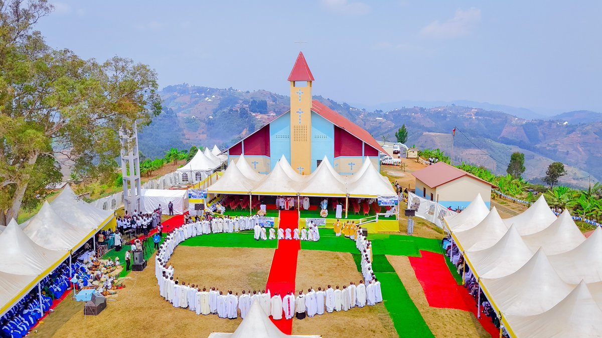 GihangoStFPa's tweet photo. #Burundi Uku niko i @GihangoStFPa hari hashajije kuri uyu wa 11/7/2026 mu birori vyo kwatira Abasaseredoti b'Umukama muri Diyoseze ya #Bubanza. Urubanza rwitabiriwe ku rugero rwiza cane hamwe n'intunganyo nziza. @CedicomBuja @Bujaprov2025 @BukinanyanaCom https://t.co/5jAd9DzUUT