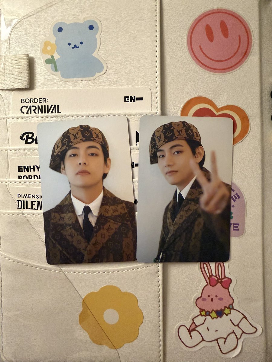 vminkassie's tweet photo. Jungkook and taehyung dicon pcs

₱600 set (₱30 ea) https://t.co/Dj3Idc0keC