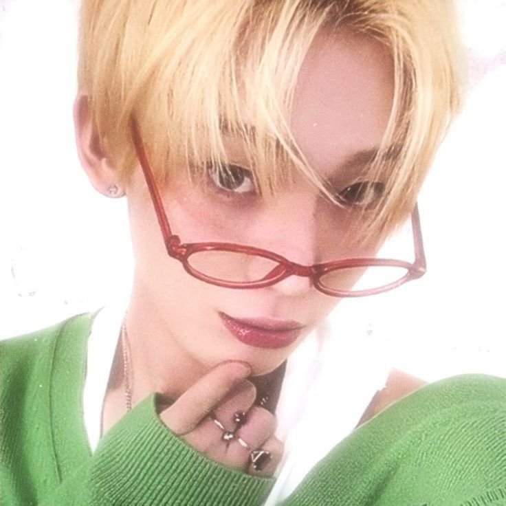 lvskynn08's tweet photo. holi, busco mutis ʢᴗ.ᴗʡᶻ 🌷
𐔌 #kpoptwt ! #stantwt  𐦯

˖ 𑣲⋆ bts, ald1, skz, txt, nct, kim woojin, a2b +
˖ 𑣲⋆ santos bravos, bl, anime, t-pop, fútbol +
˖ 𑣲⋆ dni: solo a fans tóxicos y problemáticos.

˗ˏˋ ♡ &amp; RT para ser mutis ˎˊ˗ https://t.co/NVnZlnKunC
