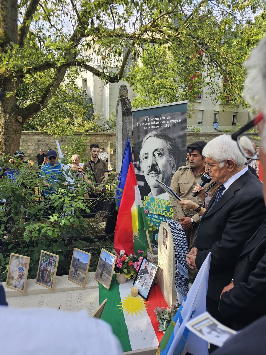 KrgFrance's tweet photo. Aujourd'hui au cimetière du Père-Lachaise à Paris, aux côtés des représentants du PDKI en 🇫🇷 nous avons rendu hommage, comme chaque année, à Abdulrahman Qasimlo, et à ses compagnons, assassinés le 13 juillet 1989 alors qu'ils menaient des pourparlers avec une délégation iranienne https://t.co/teCX3u4X09