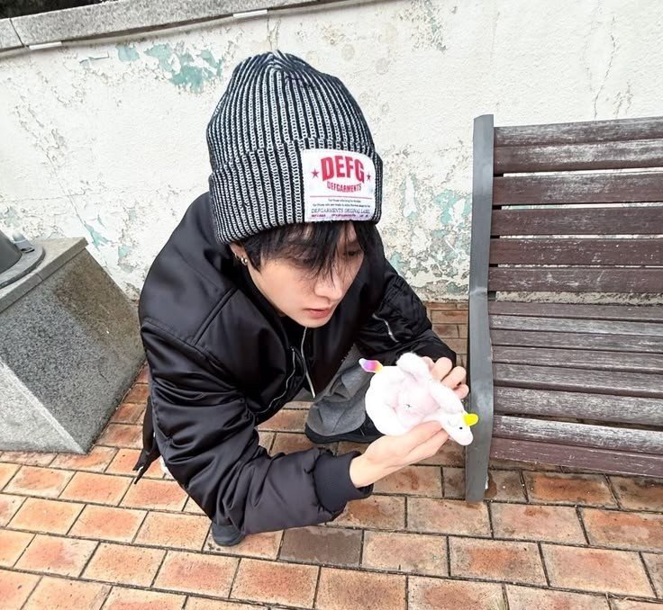 _misoverse's tweet photo. minsung au | u + me = <3

Donde Jsng está harto de intentar encontrar al amor de su vida, asi que comienza a rechazar a cualquiera que se le acerque 

o donde mnh no sabe que mas hacer para que su crush le haga caso https://t.co/izdFrzk6gh
