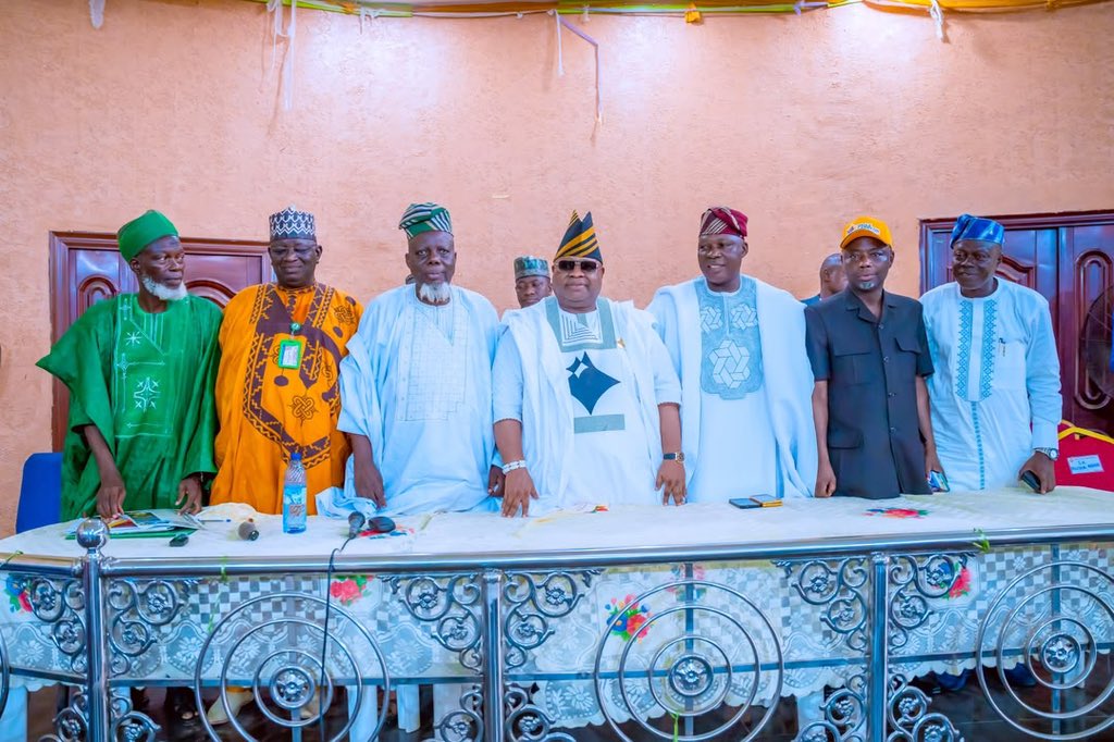AAdeleke_01's tweet photo. Today, I had the honour of meeting with the Osun State Muslim Community, under the Chairman, Alhaji Mustapha Olawuyi. I reaffirmed our administration’s unwavering commitment to the growth and welfare of the Muslim Ummah. I highlighted several steps taken by our government, including the construction of Osun’s first Hajj Camp, the building of a mosque at the Government House, the constitution of the Hajj Welfare Board, and making Osun the first state in the South-West to formalise the issuance of Islamic marriage certificates. These are lasting milestones that reflect our genuine commitment to serving the interests of the Muslim community.

I remain steadfast in my promise to lead with fairness, equity, and respect for every faith. My administration will continue to ensure that no group is left behind as we deepen development across all sectors of our dear state. I sincerely appreciate the leadership of the Osun State Muslim Community for the opportunity to engage and for their continued prayers and support. Together, we will continue to build a greater Osun for all.

#ImoleCarryOnAccordingly