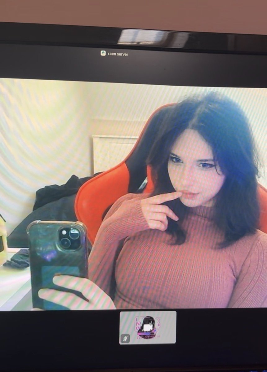 raenvxd's tweet photo. um hi https://t.co/GyxOGgseIs