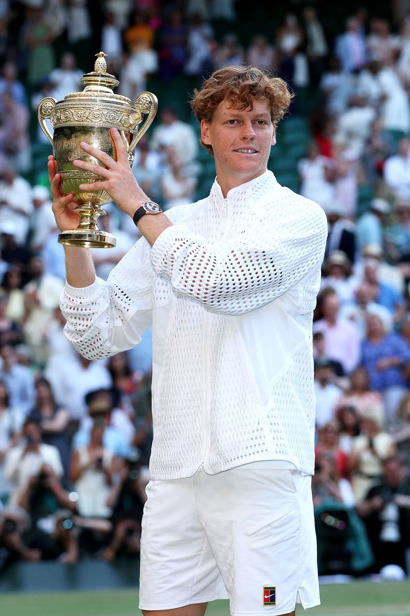 TheTennisLetter's tweet photo. Jannik Sinner with his 2nd Wimbledon trophy. 

King of the grass. 

🇮🇹🦊👑 https://t.co/1swkOwYQ4D