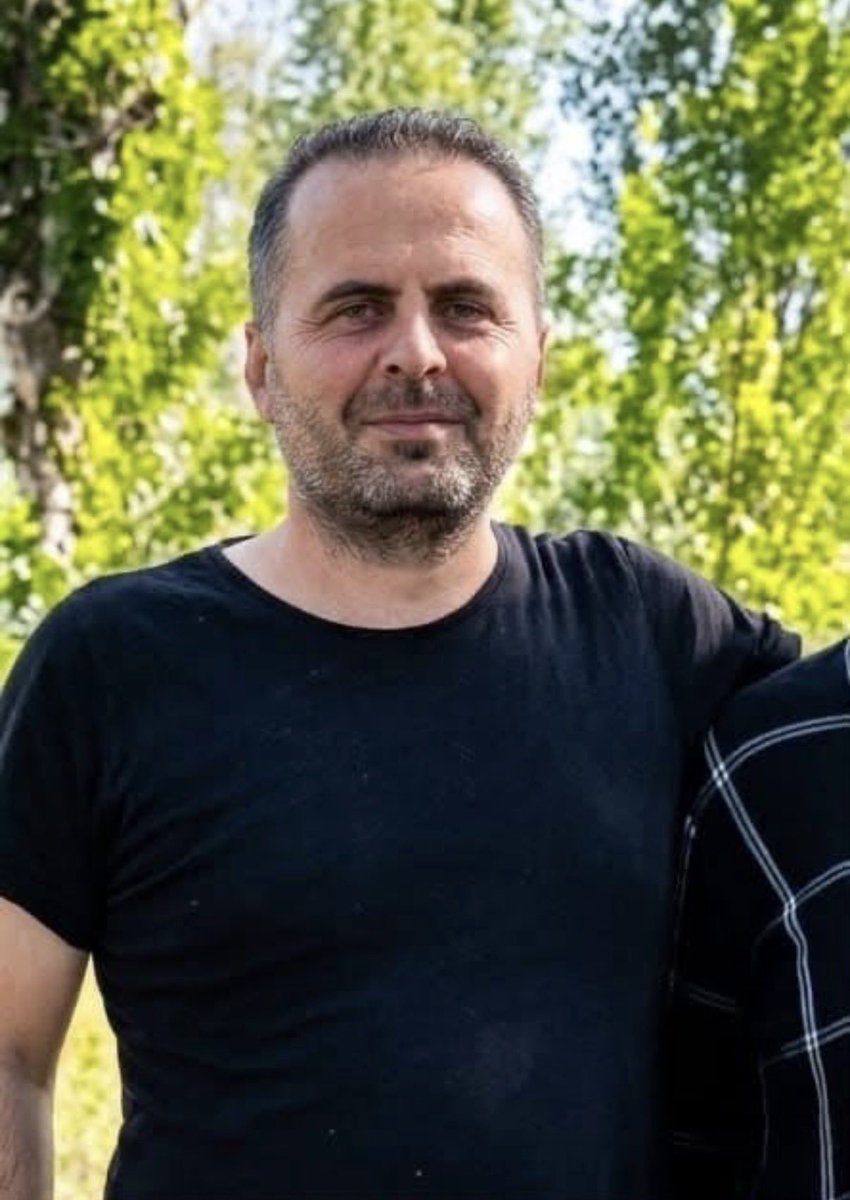 mustokumus_'s tweet photo. Polis Akademisi 2004 mezunu kardeşim Halit ÖZSARI’nın kalp krizi nedeni ile vefatını öğrenmiş olmanın üzüntüsü içindeyim.
Tüm yakınlarına ve sevenlerine sabırlar dilerim.
Mekanı cennet olsun. https://t.co/Cprt7m8CG3