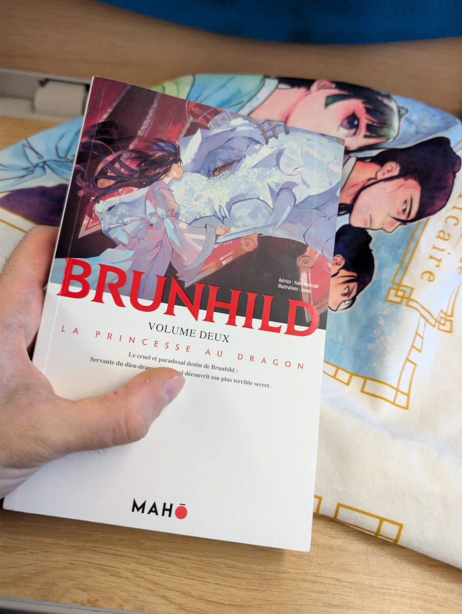 Asahio6's tweet photo. Je viens de finir le tome 2 de Brunhild et quelle claque... Une œuvre de dark fantasy absolument sublime qui mérite tellement plus de lumière !

Un grand merci à @MahoEditions pour cette pépite. Trop hype de voir ce que nous réserve le tome 3 😊 https://t.co/SCRR0AzSQK