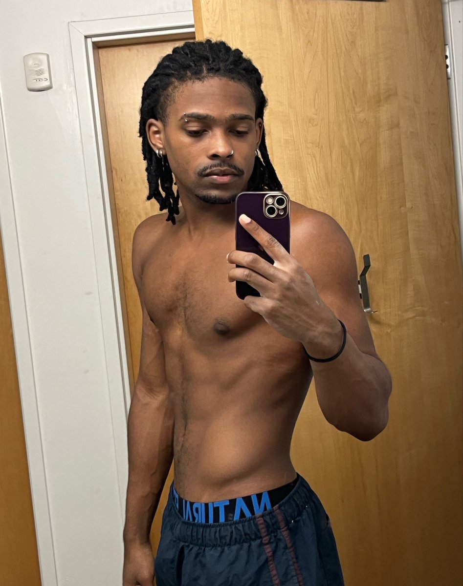 Sxn_Txna's tweet photo. Show your range with your hair🫶🏾

I have done it all atp, working back towards locs https://t.co/canHAusDeU