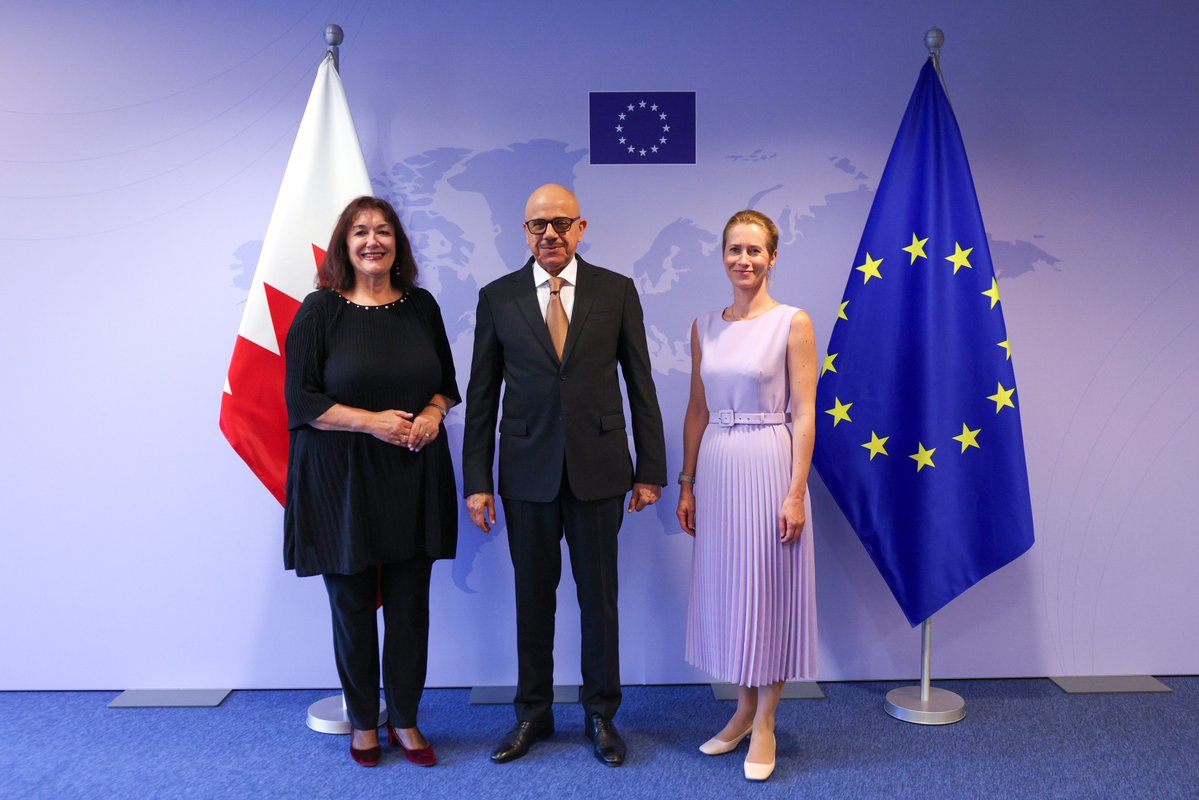 kajakallas's tweet photo. Europe is a reliable partner to the Gulf. 

Today, the EU and Bahrain launched negotiations on a new Strategic Partnership Agreement.

It was pleasure to do this together with Bahrain's Foreign Minister, Dr. Abdullatif bin Rashid Al-Zayani and my colleague Commissioner @DubravkaSuica. 

More than ever, the Gulf is at the centre of geopolitics right now. The EU and Bahrain will be working closer together on security, stability, and trade across our two regions.