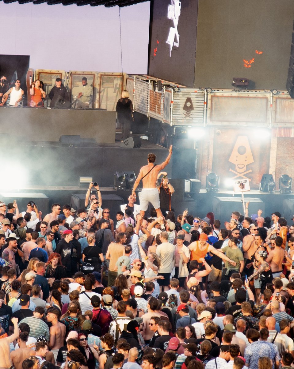 blosssomcodes's tweet photo. more rampage photos <3 https://t.co/vC4bft1W2R