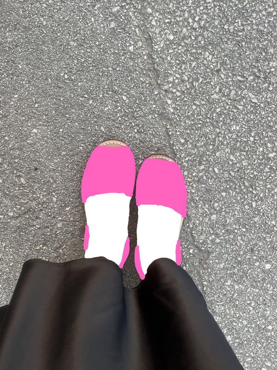 goddessmarta19's tweet photo. Let's play a game:

If you guess the color of my shoes, you get the uncensored picture for free.

If not, you have to pay 1€ for each incorrect guess!

Want to try, BETA? https://t.co/OlQFYod1QC