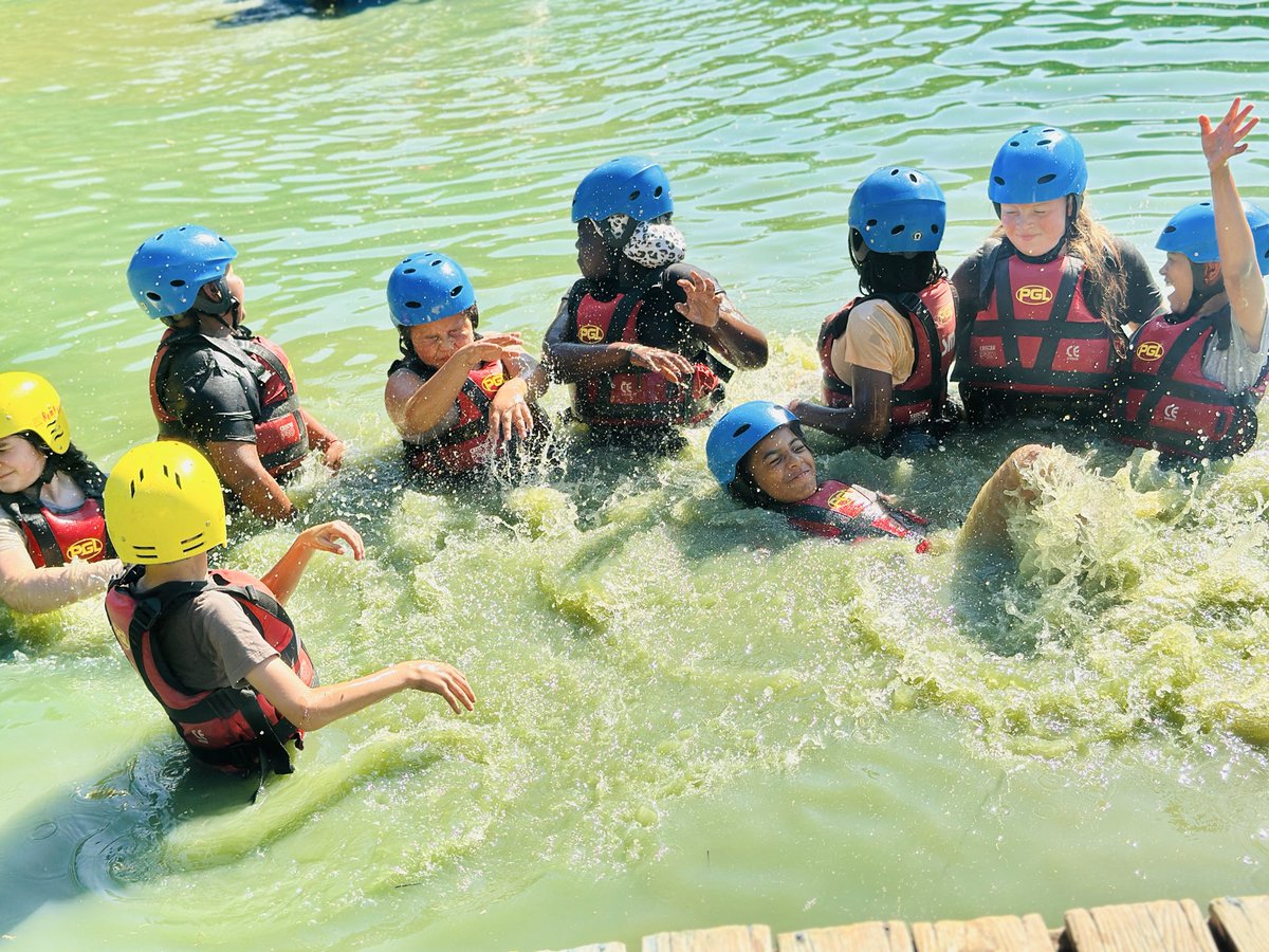 ApplegarthAc's tweet photo. Super effort working together to build sturdy rafts, then making the most of some well-earned time to splash around! 🌟💧 #makingmemories #splashsplash https://t.co/SVrfqxEH3N