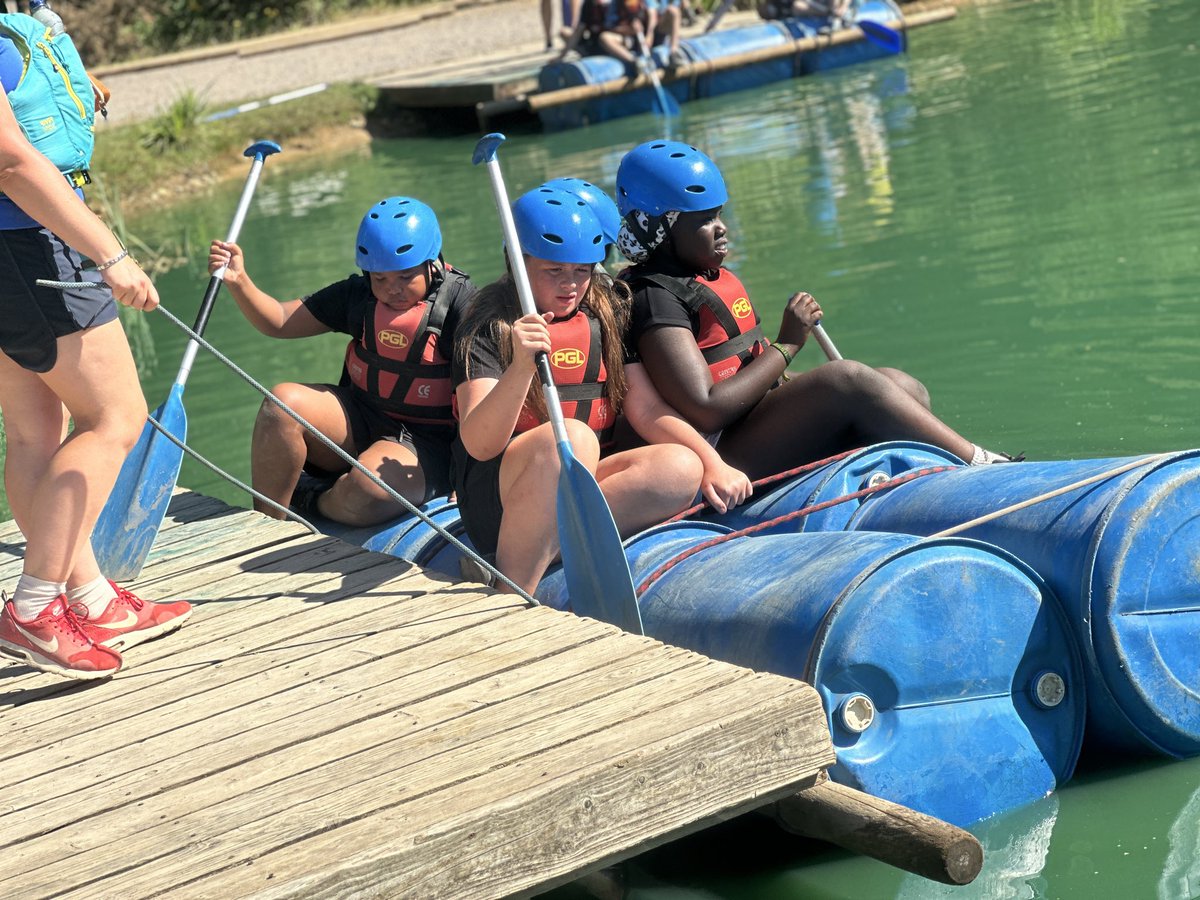 ApplegarthAc's tweet photo. Super effort working together to build sturdy rafts, then making the most of some well-earned time to splash around! 🌟💧 #makingmemories #splashsplash https://t.co/SVrfqxEH3N