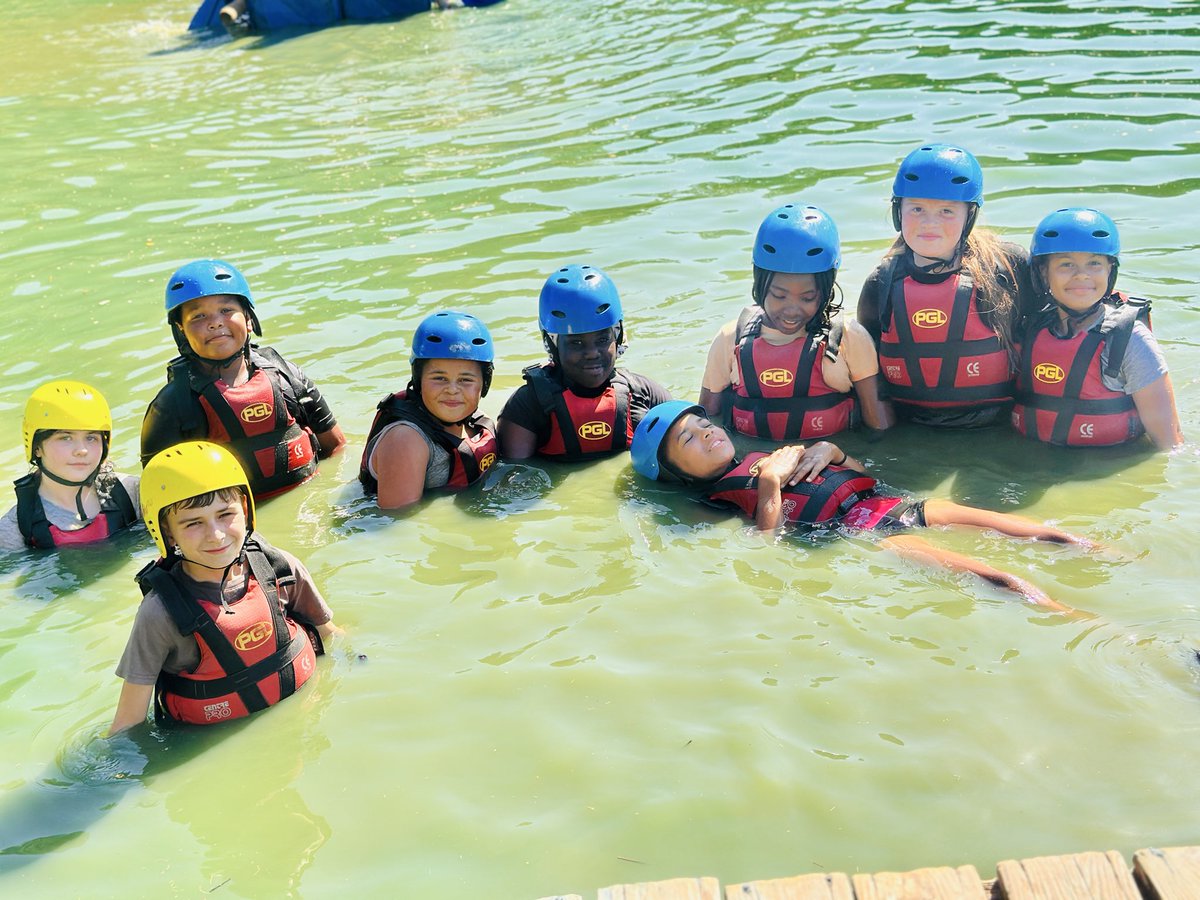 ApplegarthAc's tweet photo. Super effort working together to build sturdy rafts, then making the most of some well-earned time to splash around! 🌟💧 #makingmemories #splashsplash https://t.co/SVrfqxEH3N