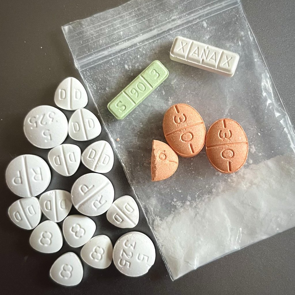 Zackbelushi's tweet photo. Blessed by the plug 📦☁️ #drugtwt #drugs https://t.co/bmijC8WiS0
