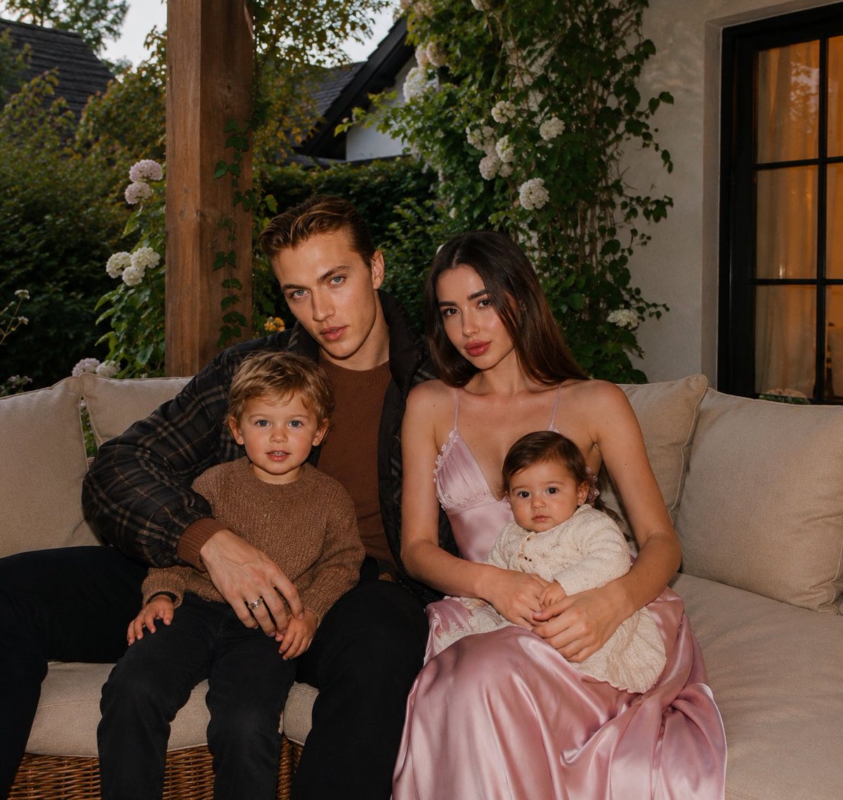 SofiaMiller22's tweet photo. ᅠ
ᅠ    
ᅠᅠ    ᅠ      ᅠ Happy Birthday Leandro!
              #Leandroturns26
⠀ᅠᅠᅠ       
ᅠ        
ᅠ    ᅠ
ᅠ    Es un placer compartir la vida contigo, verte crecer en todos los aspectos y amarte todos los días. 

Que siempre seas feliz y espero disfrutes tu fiesta! https://t.co/b63MWrfQCX
