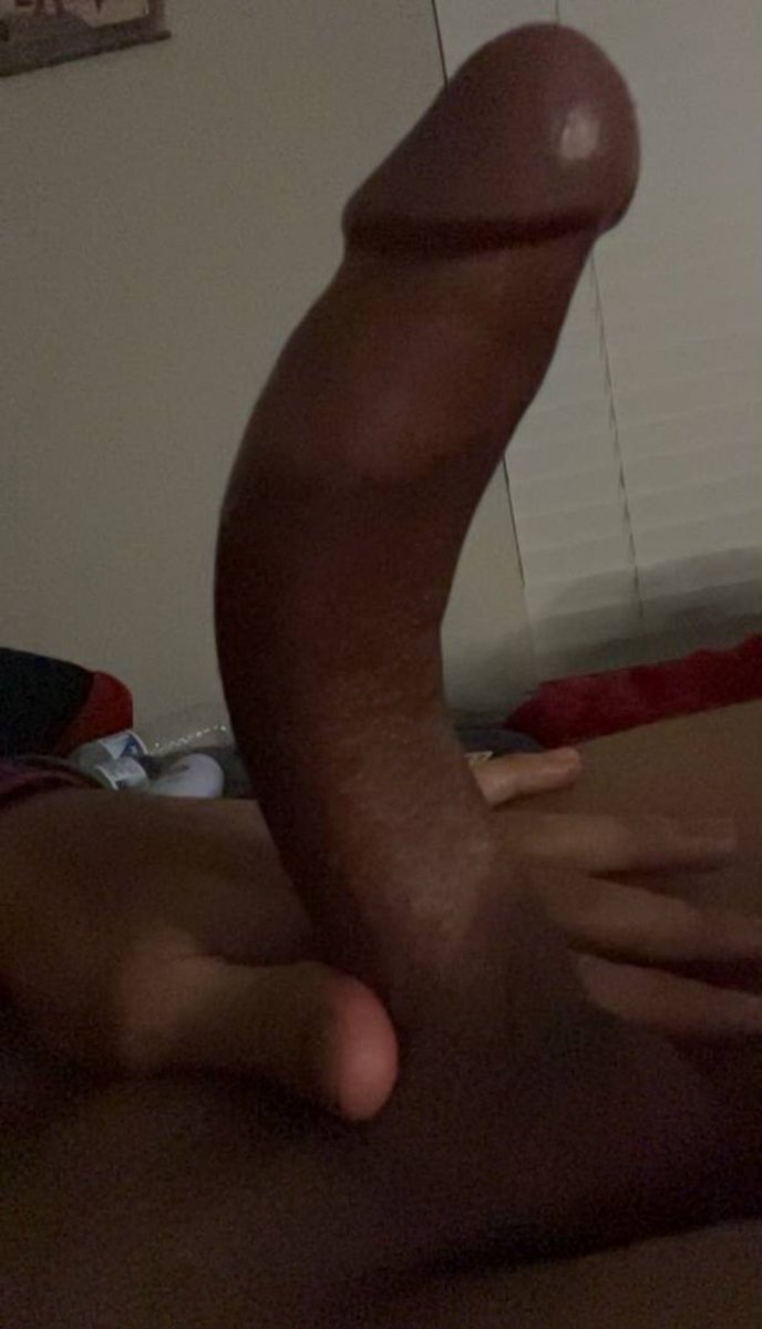 cmizzzlee's tweet photo. hit me for cheap content &amp; facetime calls 🧱 https://t.co/38Ie6icG9w