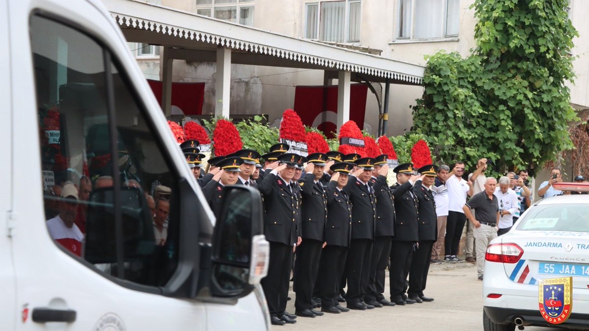 jandarma's tweet photo. Eskişehir’in Mihalıççık ilçesinde görevi başında Şehit olan kahraman silah arkadaşımız Uzm.J.VIII.Kad.Çvş. Mehmet DEMİRBAŞ’ı, Samsun’da düzenlenen törenle ebediyete uğurladık.

Aziz Şehidimize Allah’tan rahmet; ailesine ve yüce Türk milletimize başsağlığı dileriz. 
📍 Samsun
🗓️ 12 Temmuz 2026
