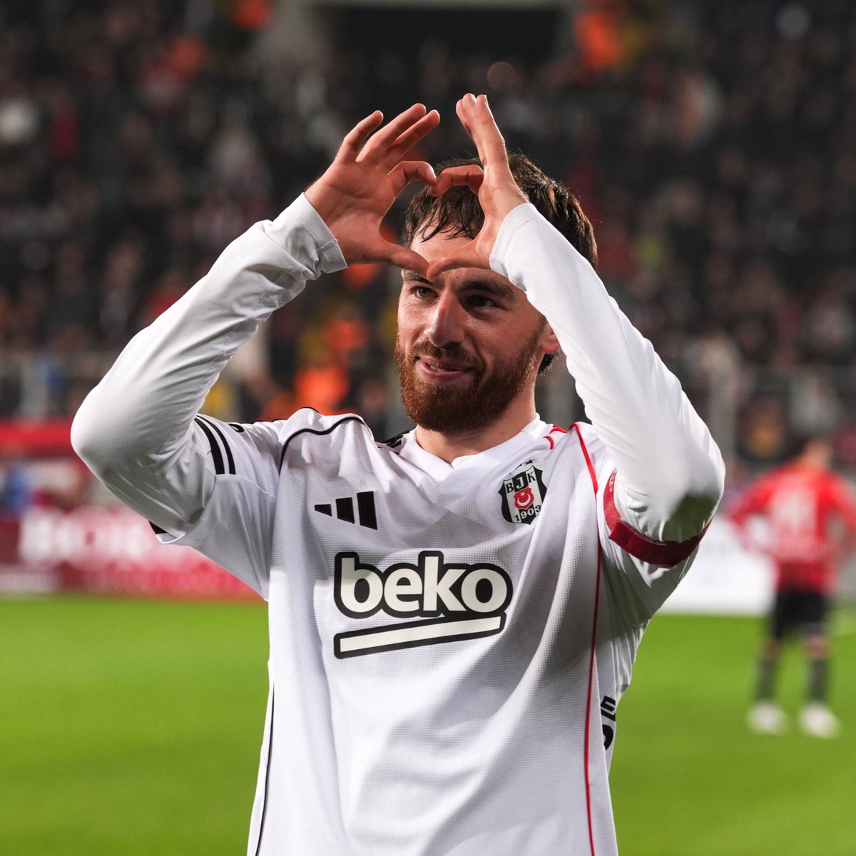 HaberKartali's tweet photo. Beşiktaş, Al-Ahli'nin Orkun Kökçü için yaptığı 60 M€ teklifi reddetti. (Sercan Dikme) https://t.co/VjOKqVOeAO