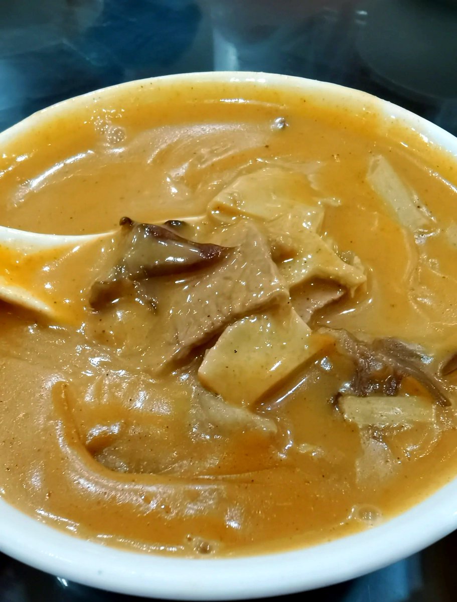 yjlee1jan's tweet photo. Neighbor made warm spicy homemade soup for me today when I was running low on groceries. Small acts make such big days! https://t.co/JP08V9jHyg