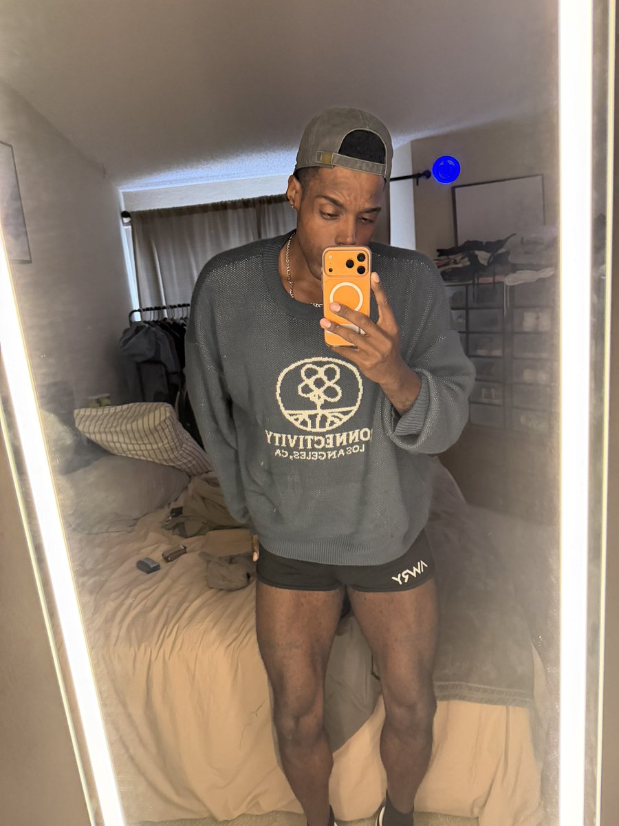 YoeliHampton's tweet photo. Hi 👋🏾 #fyp #gay #explore https://t.co/nX4t6AlMYQ
