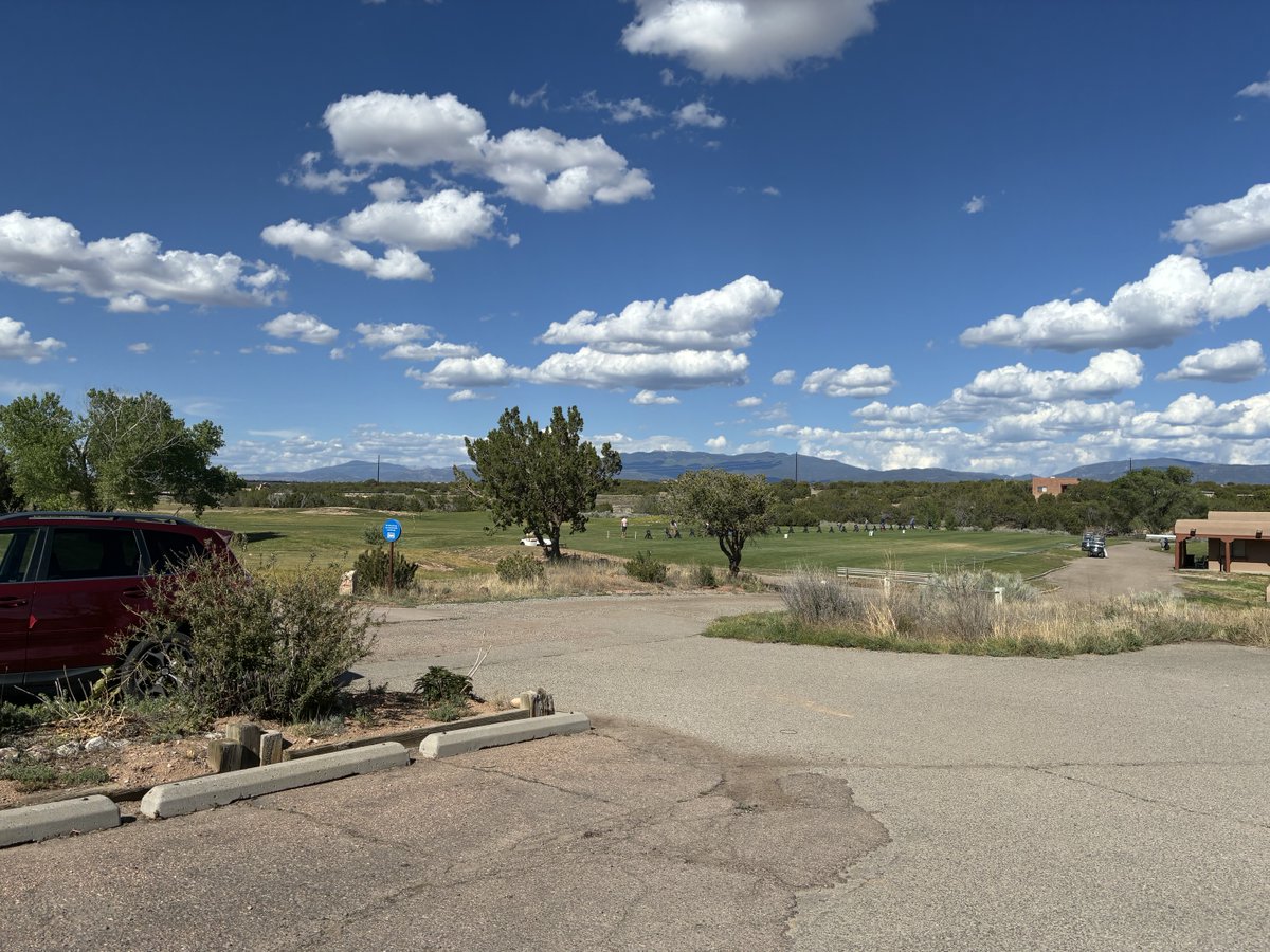 PamelatheActres's tweet photo. #Golf while on #vacation in May in #santafé #newmexico #trip https://t.co/q59a6oH9KY