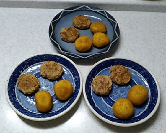 inomama2's tweet photo. 最近の #夕食 (^_^)/
#トマトガーリックの彩りパスタ
#鶏肉となすのスタミナ炒め
#ミニハンバーグ #おさつボール
#ベー玉

#弁当好きな人と繋がりたい
#料理好きな人と繋がりたい
#冷凍食品好きな人と繋がりたい
#スーパーの総菜好きな人と繋がりたい https://t.co/FecYrruHdu
