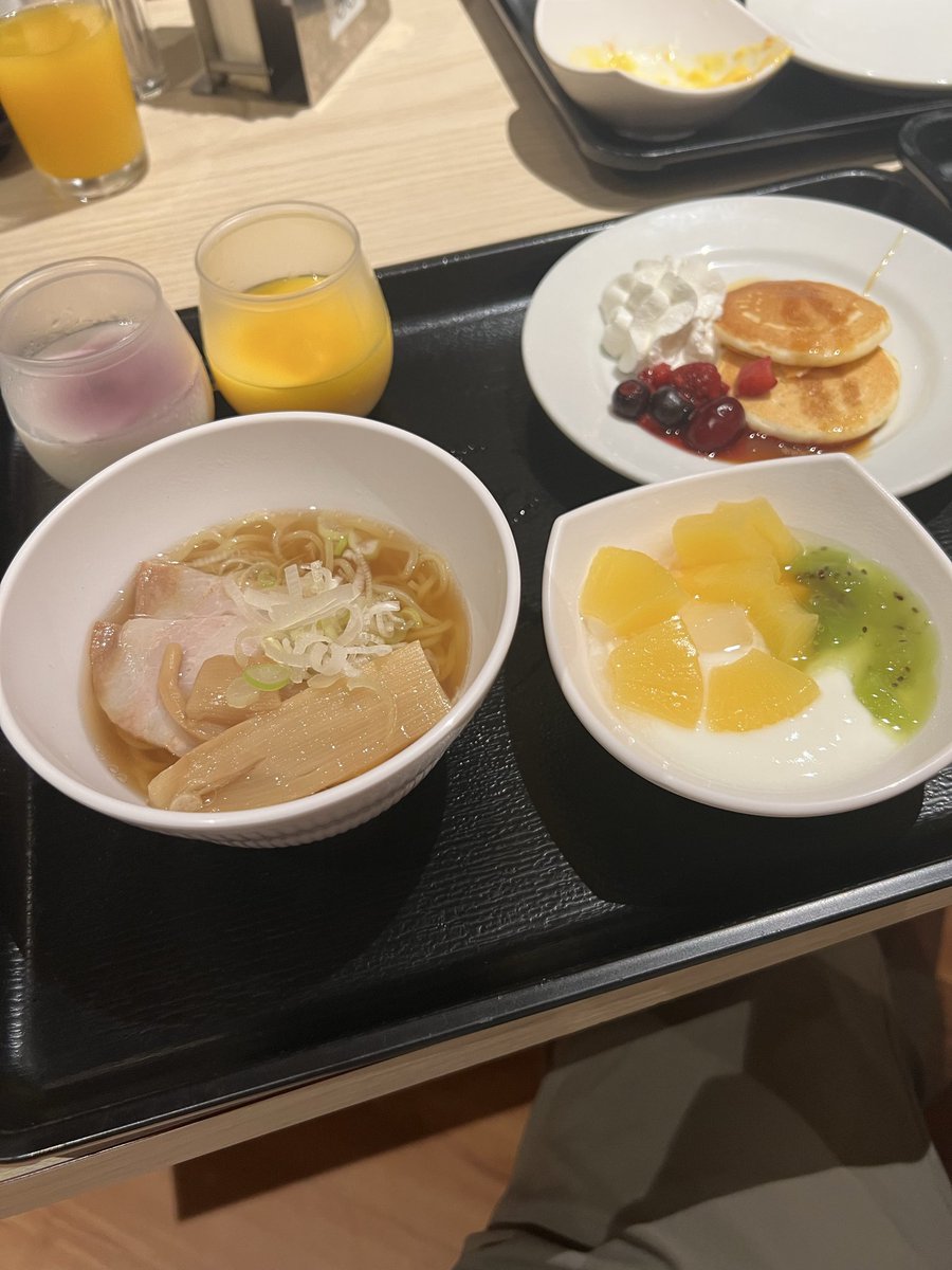 neotiger1015's tweet photo. 秋保温泉瑞鳳の朝バイキングで３食分食べちゃう〜🐯🍜
温泉も食事も最高やー🐯 https://t.co/xtTfRl8IfE