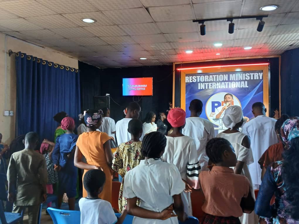 MfonUdoema's tweet photo. We had a great time in God's presence today in our branch in Abuja.

I announced the appointment of leaders for Men's Fellowship, Women's Fellowship and Youths Fellowship. 

Several families thanked God in a special thanksgiving session today. 

To God be the glory! https://t.co/svUJ4GRHCv