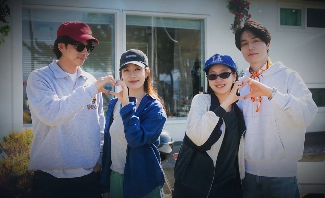pera_Ldw's tweet photo. 🥹👋🏻🩷

#도깨비10주년여행 #Goblin 
#Leedongwook #Yooinna
#Gongyoo #Kimgoeun https://t.co/xFjYzNn9O1