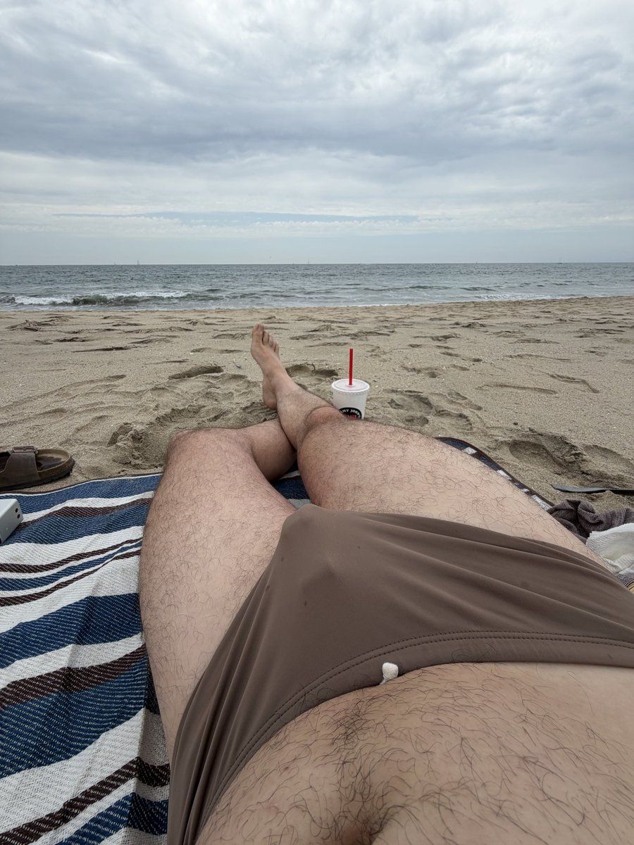 pupbuzz's tweet photo. Cold beach day assisting with the shrinkage 🔒 https://t.co/OKo8a7bwzI