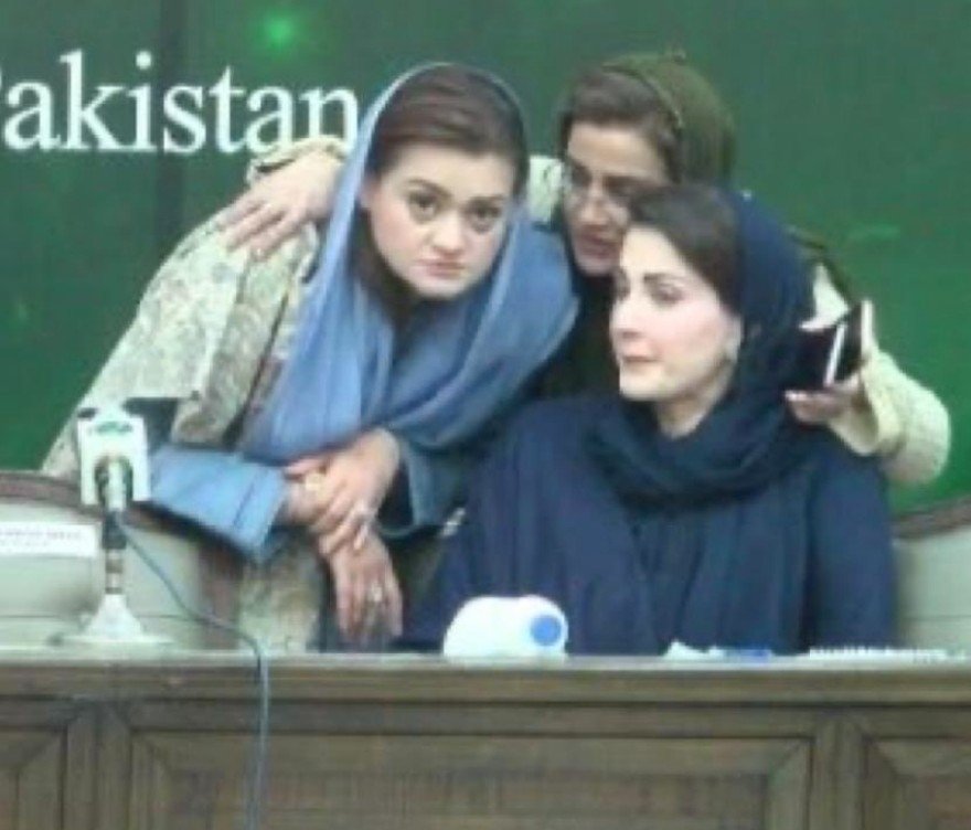 mrsiftikhar78's tweet photo. @iffiViews 🫣🤐 https://t.co/UHFjcaqaUC