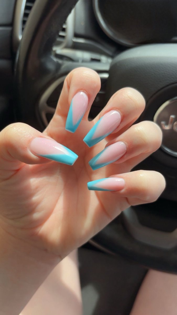 mayreee0's tweet photo. New claws 💅🏽🩵 what would they look better around rn? https://t.co/YbaD7mairU