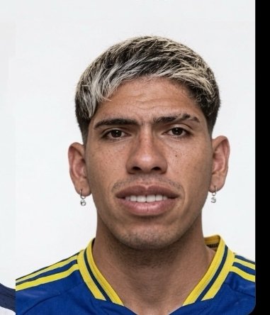 agusROB16's tweet photo. @senshi_real Você sabe que este homem é chileno, certo? https://t.co/T5oSwyU02N