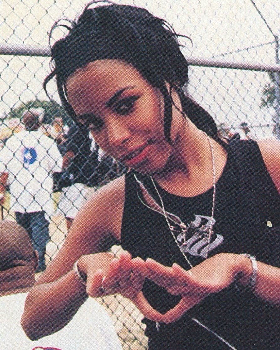 CoededMarshall's tweet photo. Aaliyah, 2001 ❤️ https://t.co/W1Xvuv8y9V