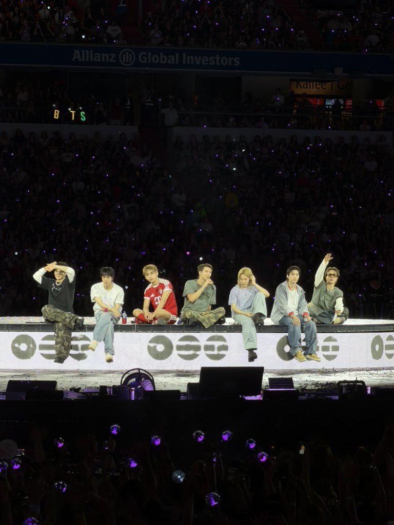 hppykoo's tweet photo. the most beautiful moment in life ♥︎ https://t.co/JQMeB7kAyH