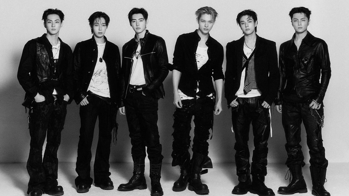 Sunghoon_Brasil's tweet photo. 📰 | 11.07.26 ‐ Entrevista do Enhypen para a Vogue Mexico‐ #SUNGHOON cut 💙 

O grupo de K-pop chega ao México pela primeira vez e, em entrevista à Vogue México, compartilha reflexões sobre o momento atual, o vínculo que construíram ao longo dos anos e seus shows pela América Latina.

👤: Sobre o próximo capítulo do ENHYPEN
🐧: Encontrar o equilíbrio certo é a chave. É importante sermos honestos e abertos sobre o que pensamos e sentimos. Mas também sabemos que a forma como nos comunicamos importa, então sempre tentamos garantir que nossas palavras não sejam mal interpretadas.

👤:Um futuro compartilhado
🐧: O vínculo entre nós é muito forte, e devemos sempre ter isso em mente. Desde a nossa estreia, sempre fui o Sunghoon do ENHYPEN. Mesmo quando estou sozinho, tenho consciência de que ainda sou o Sunghoon do ENHYPEN; por isso, em tudo o que faço individualmente, tento garantir que isso também beneficie e ajude o grupo. Essa sempre foi a minha mentalidade.

👤: Sobre Blood Saga no México
🐧: E, além disso (o calor), tem a Copa do Mundo, então fico um pouco preocupado que toda a atenção esteja voltada para lá e que talvez não haja tanto interesse em nós 

🔗: https://t.co/58sjCVX8ke

#ENHYPEN #엔하이픈 #SUNGHOON #성훈 
@ENHYPEN @ENHYPEN_members