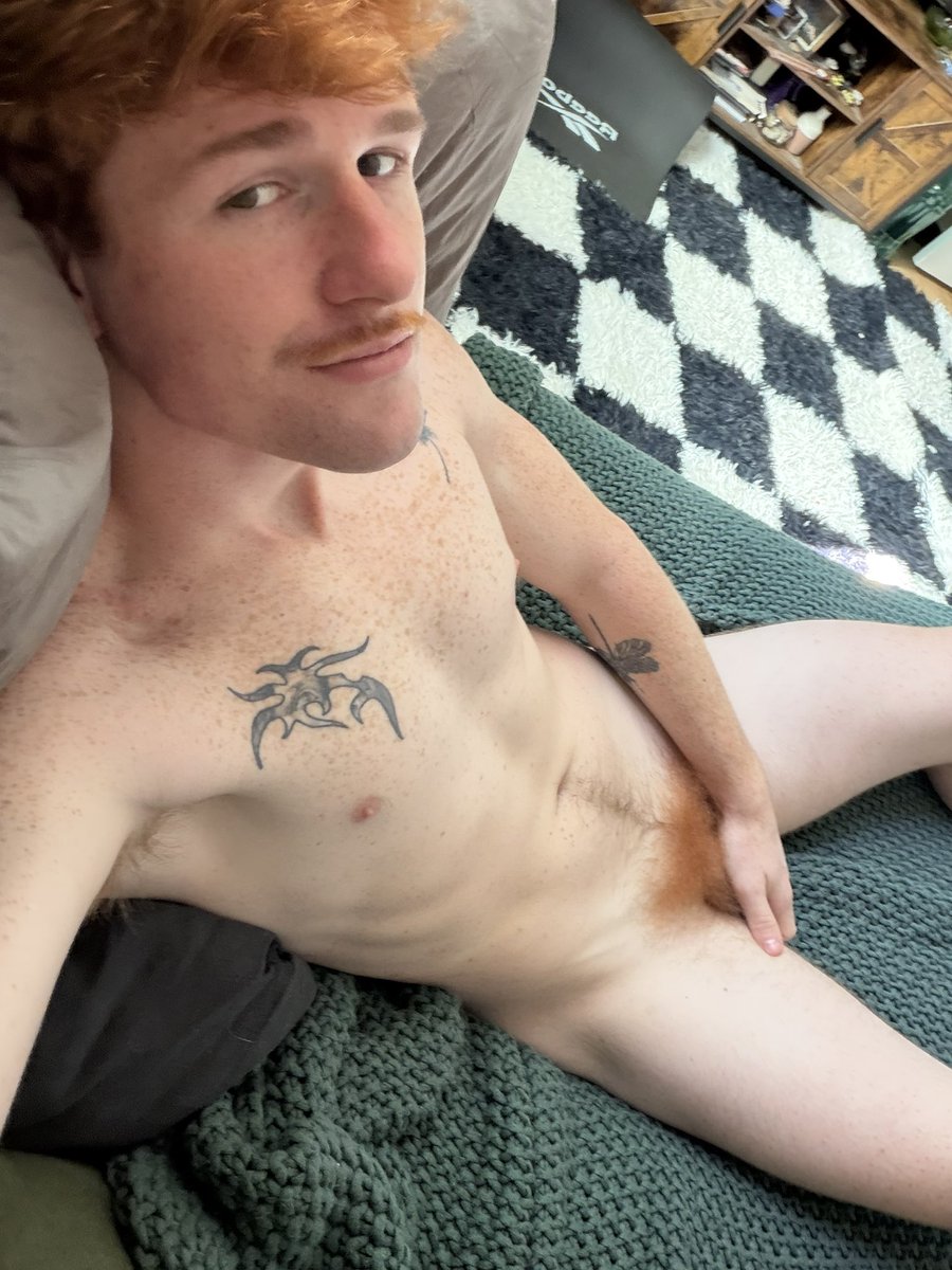 TheRomanBusch's tweet photo. Got ging in his minge 🍊 https://t.co/DlQ9mZ3VvK