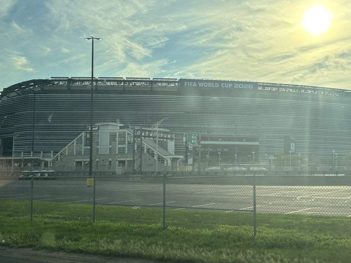 moneytalks09's tweet photo. Need football 🏈 to start again https://t.co/u4RCjf903Z