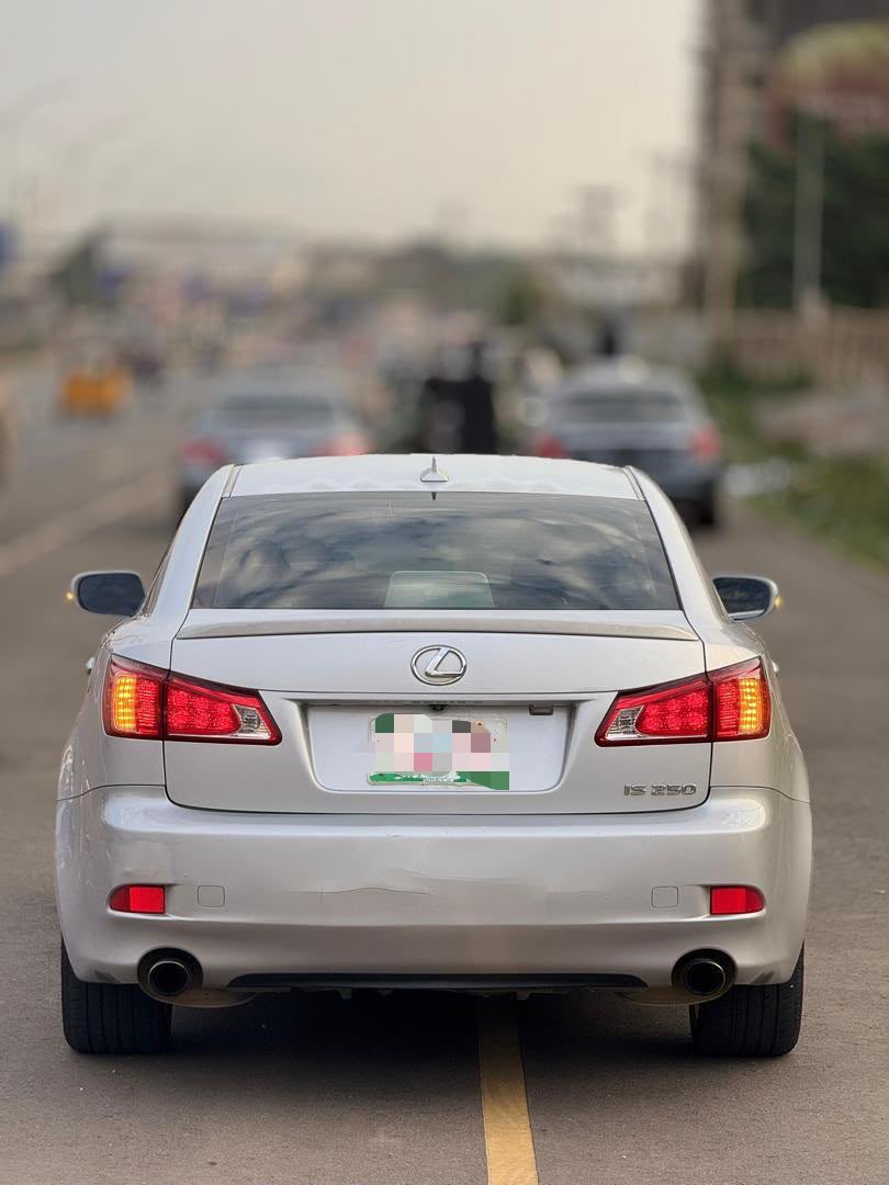 OFFICIALFAAUTOS's tweet photo. DISTRESS SALE!!
2011 LEXUS IS250 F-SPORT
STATUS: BELGIUM 
PRICE: 9.5m
LOCATION: ABUJA
#ifkgbg #lexus https://t.co/U15itQ4jmw