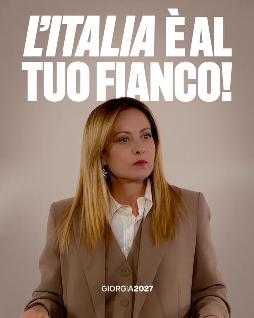 Lella67811668's tweet photo. @FratellidItalia @GiorgiaMeloni #STIAMO #CON #TE #PRESIDENTE  #DEL #CONSIGLIO  #MELONI 🇮🇹🇮🇹🇮🇹🇮🇹🇮🇹🇮🇹🇮🇹🙏🙏🙏🌹❤️ https://t.co/lHpMgTi6kC