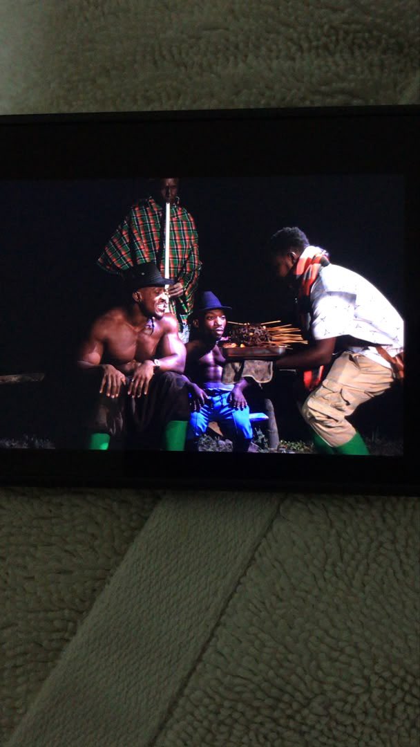 Ngabo_Karegeya's tweet photo. Maze sinari napostinga amafoto ya Camera😂😂 reka ndyame ejo ndabaha Show 😂😂😂

Muramuke mwa mfura mwe🥰🥰. Mbibutse ko arimwe mwatumye Bigogwe bayimenya🥳. Amata abahame 🙌🙌 https://t.co/VSbEti10Do