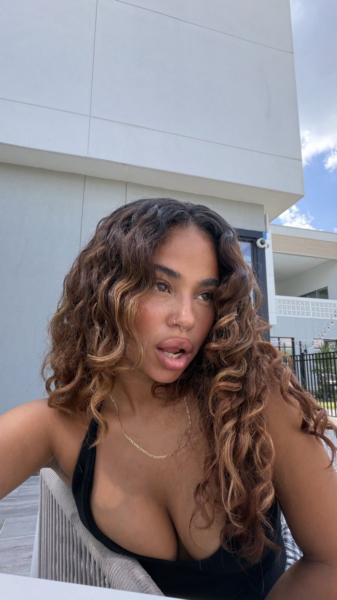 fashminee's tweet photo. So don’t you fall in luvvvvvvv https://t.co/NZpgWEiQOw